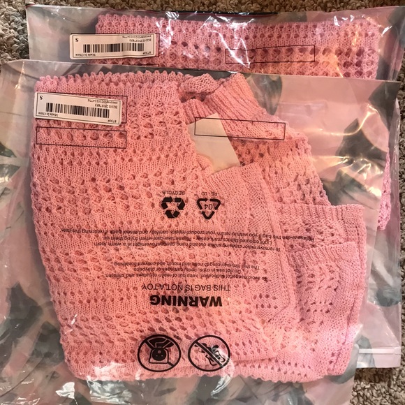 Pink Crochet Swimsuit Cover👒FREE📦 - Picture 6 of 6